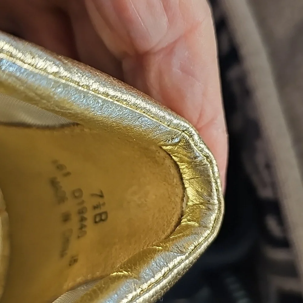 Gold Ballet Flats with Bow. G Series By‎ NIKE:LAB. Size 7.5.B. Gold and Mesh